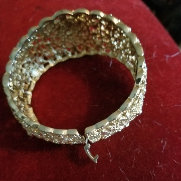 Cuff - Picture 2 of 2